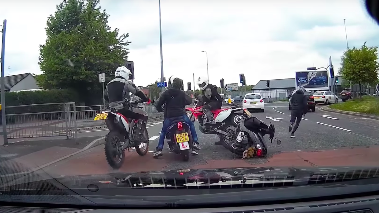 Undercover police on dirtbikes intercept moped thieves in Manchester